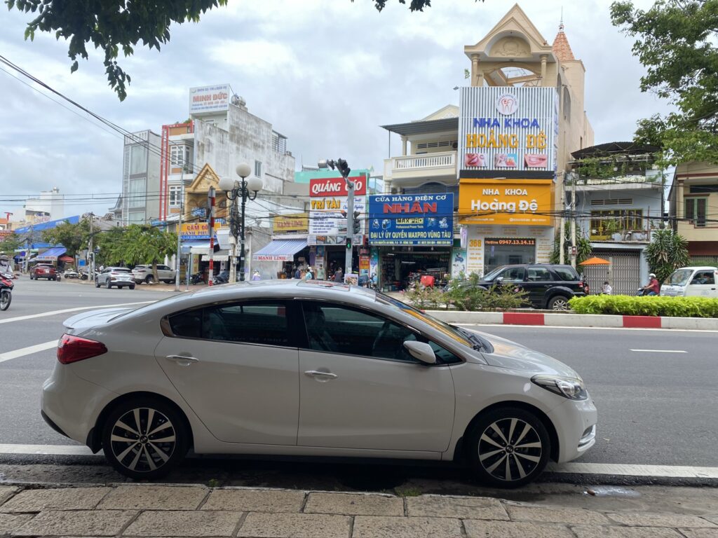 Đặt xe ô tô 4 chỗ đưa đón Vũng Tàu đi Sân bay Tân Sơn Nhất